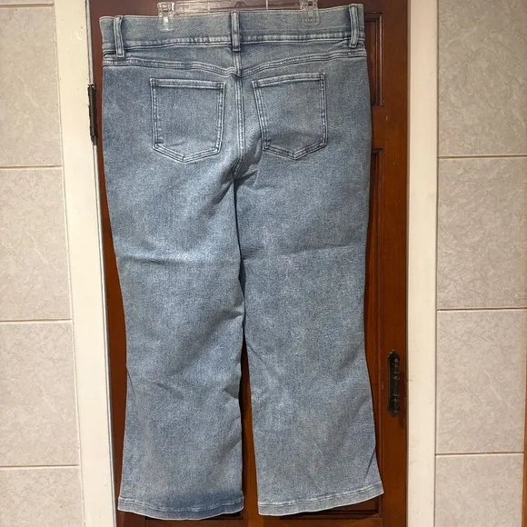 Spanx SPANXshape EveryWear Kick Flare Jeans - Picture 4 of 4